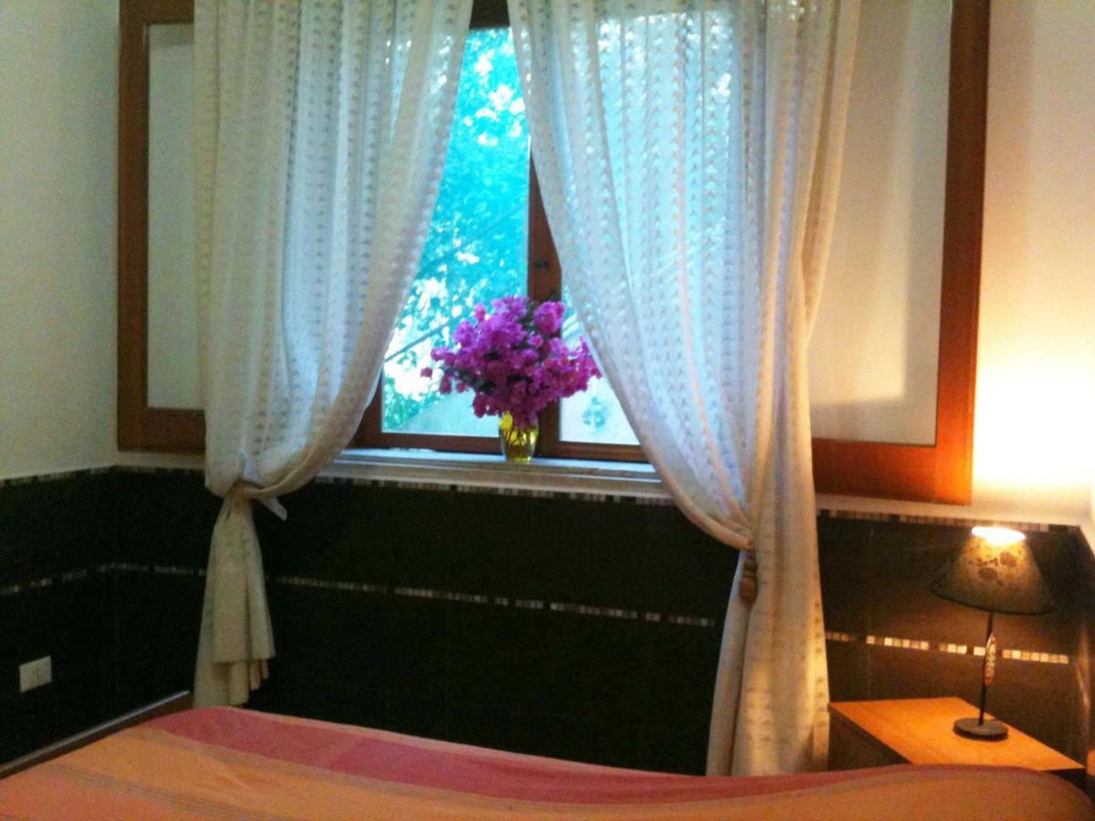 Stanza In Villa Con Giardino Vista Mare 切法卢 外观 照片