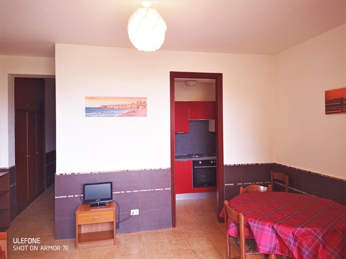 Stanza In Villa Con Giardino Vista Mare 切法卢 外观 照片