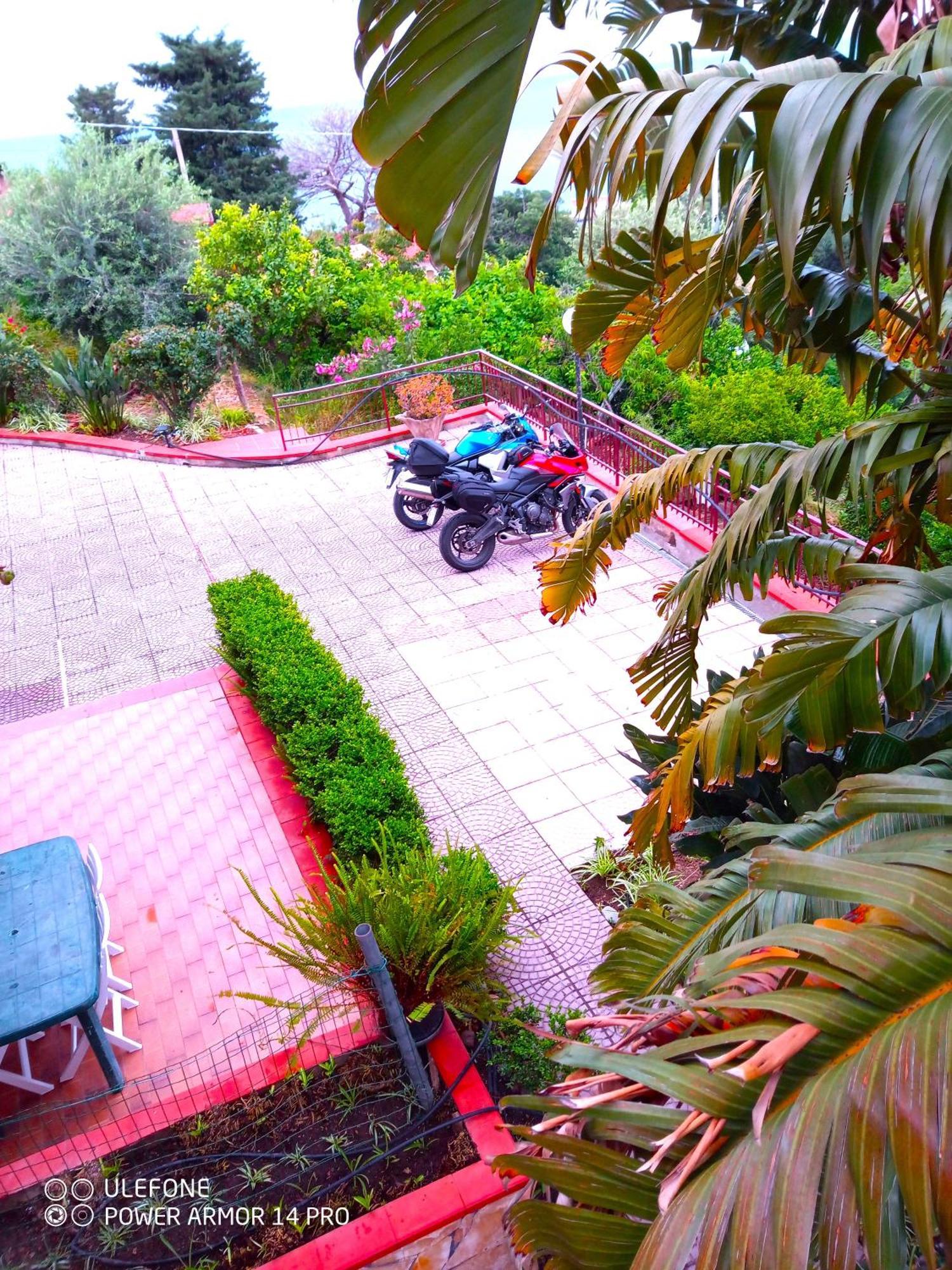 Stanza In Villa Con Giardino Vista Mare 切法卢 外观 照片