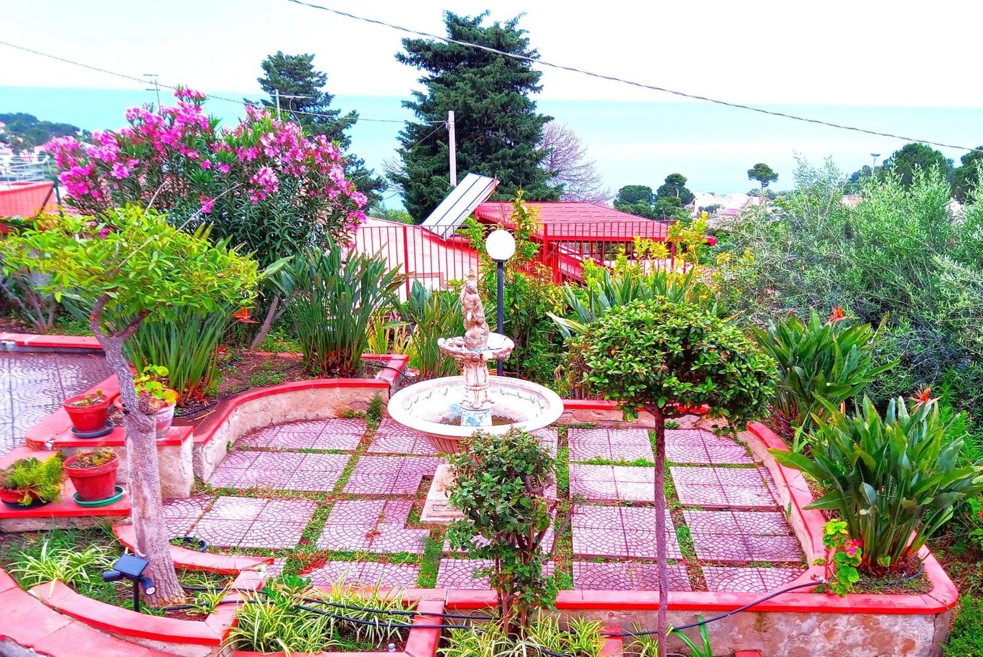 Stanza In Villa Con Giardino Vista Mare 切法卢 外观 照片