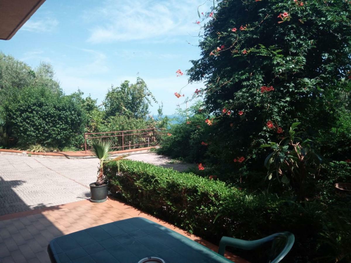 Stanza In Villa Con Giardino Vista Mare 切法卢 外观 照片