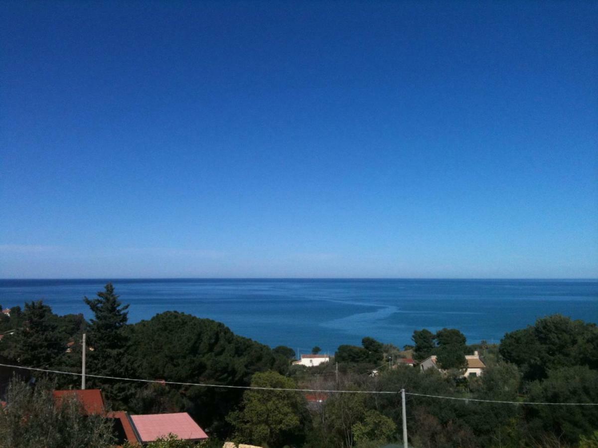 Stanza In Villa Con Giardino Vista Mare 切法卢 外观 照片